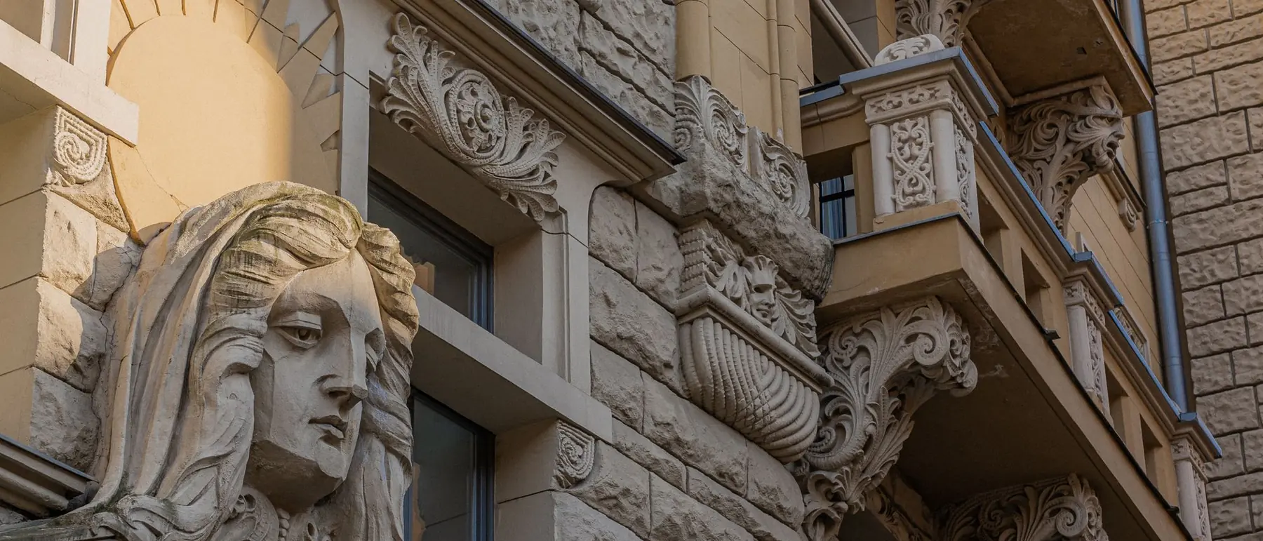 Jūgendstila fasādes detaļas Rīgā